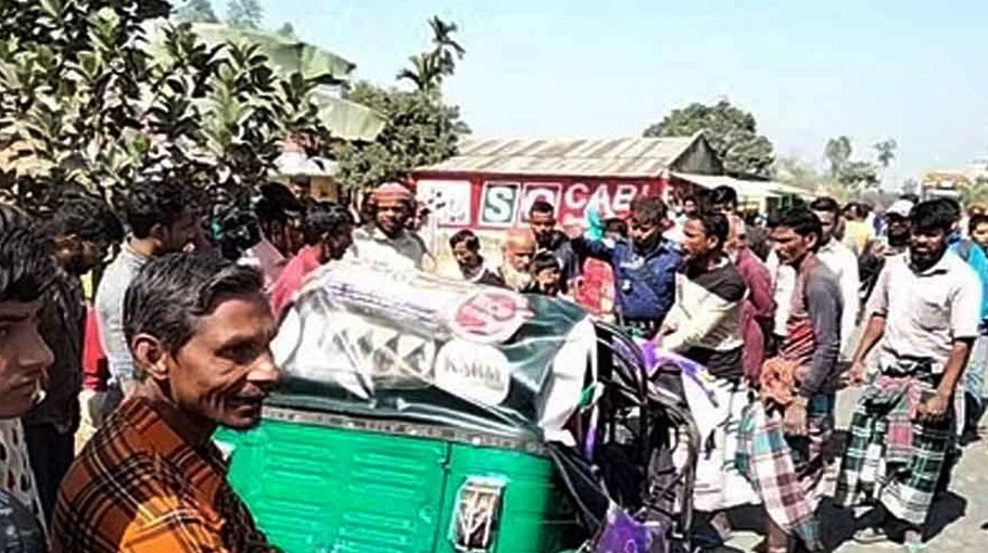 Truck-autorickshaw collision leaves five dead in Joypurhat