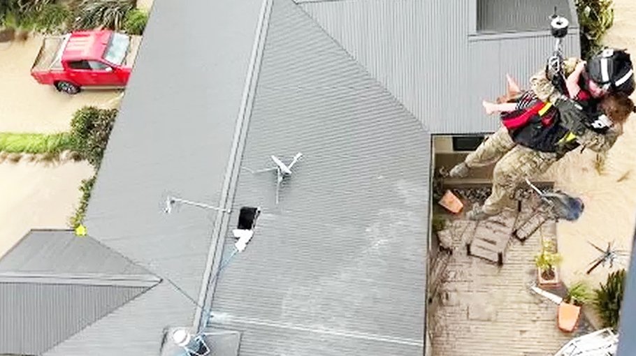 Hundreds rescued from rooftops as New Zealand grapples with damage