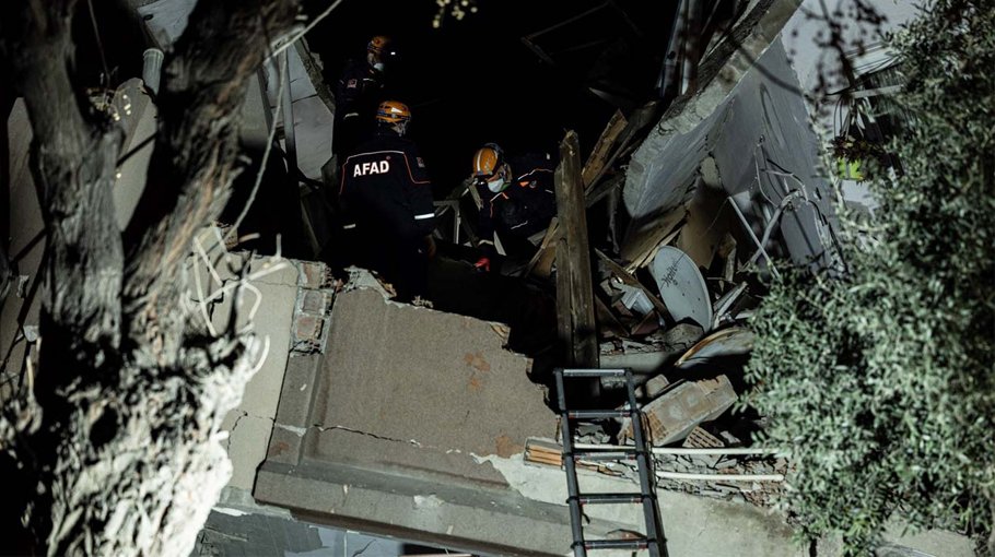 New quake hits Turkey and Syria, killing six
