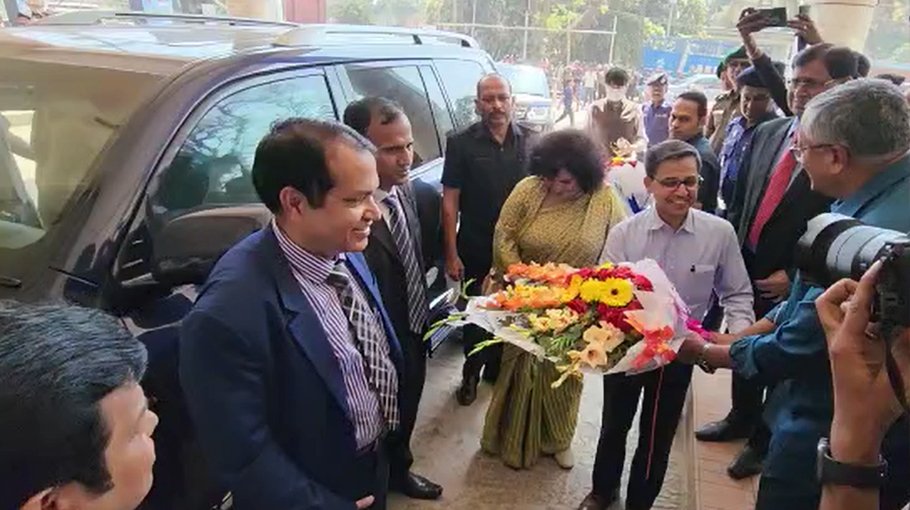 Indian envoy to Dhaka  visits Benapole port