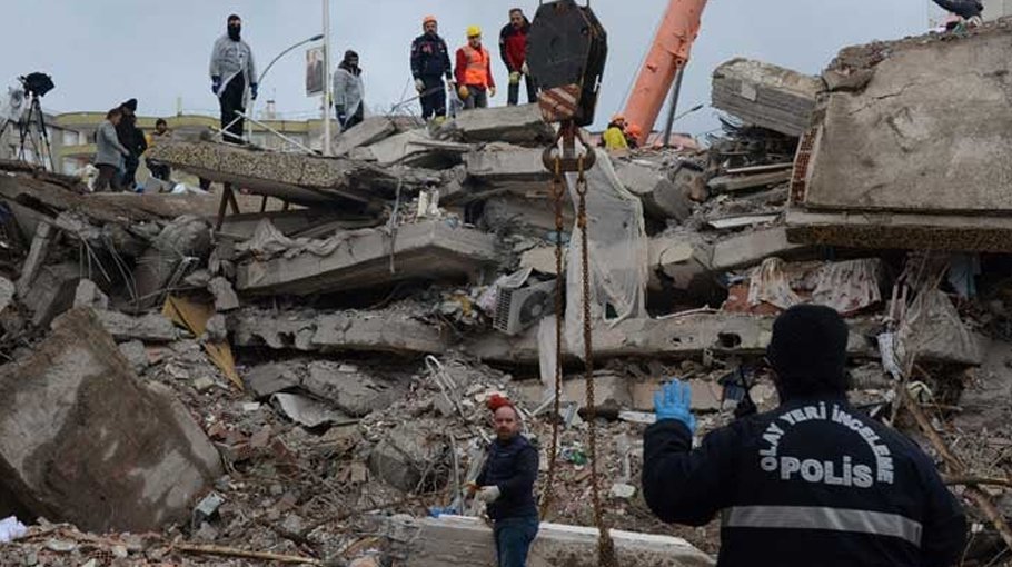 One killed, dozens wounded in fresh quake in Turkey