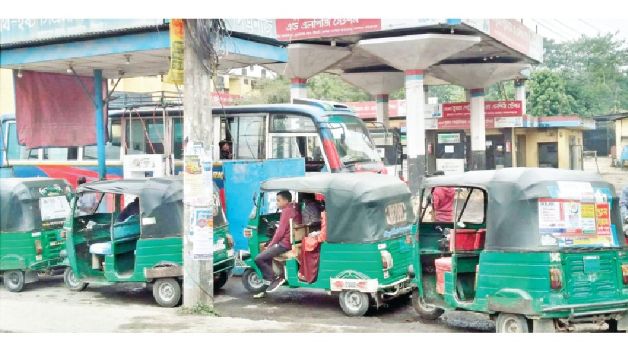 Vehicles in Sylhet have to wait long to get gas