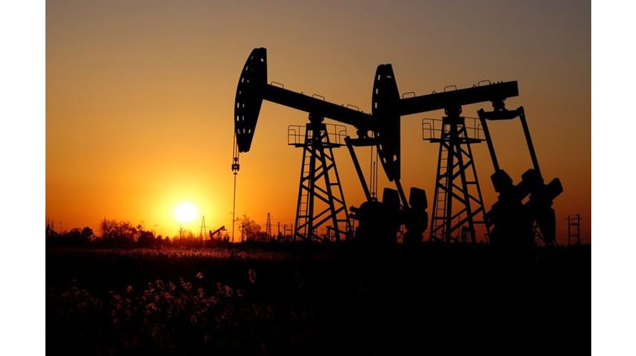 Oil prices fall amid recession fears