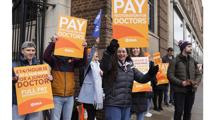 UK Treasury chief seeks drama-free budget  day amid strikes
