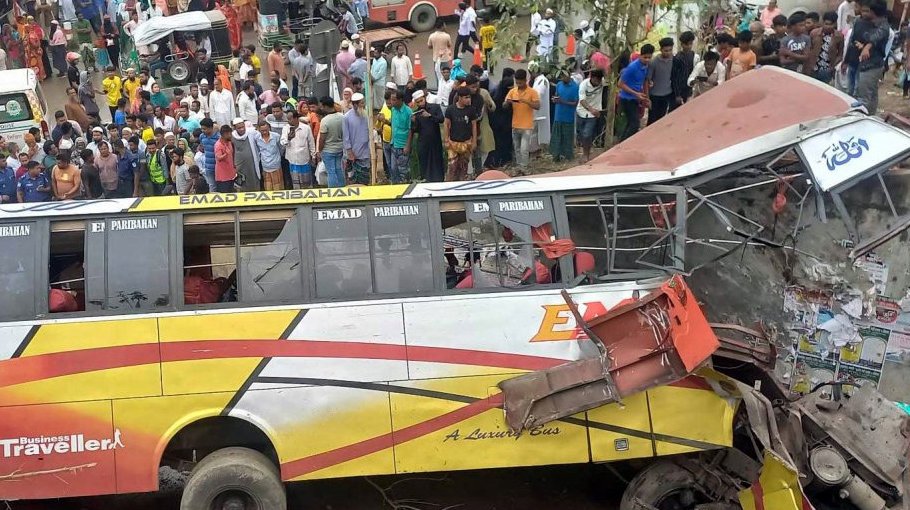 19 killed in Madaripur bus accident