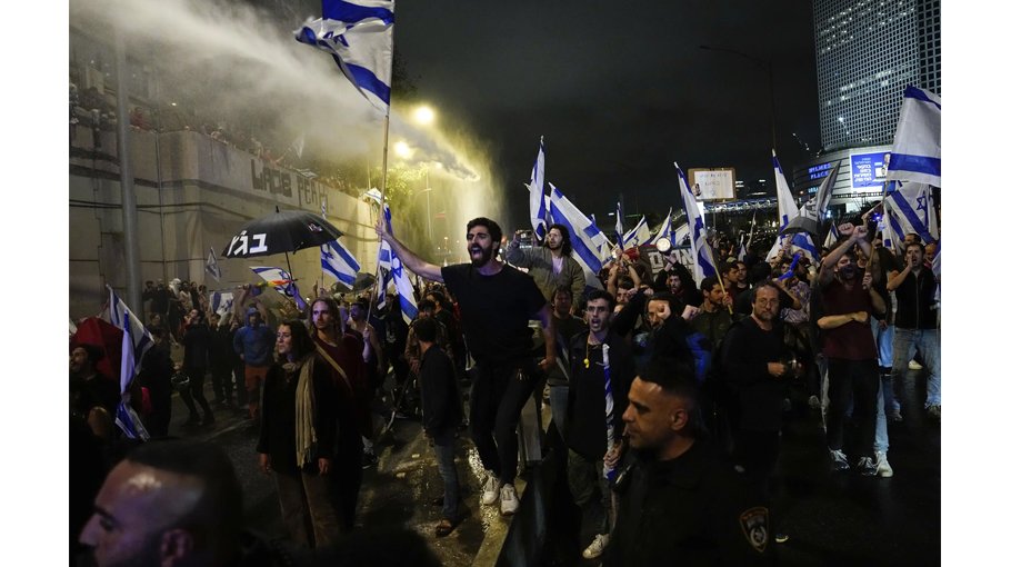 Israeli group asks court to punish Netanyahu over legal plan