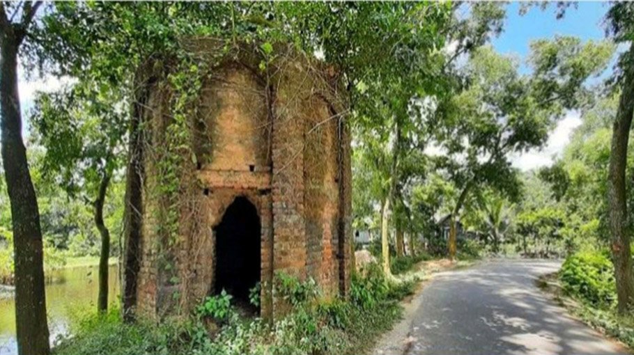300 years’ old ‘Satidaha’ temple in  dilapidated state, conservation needed