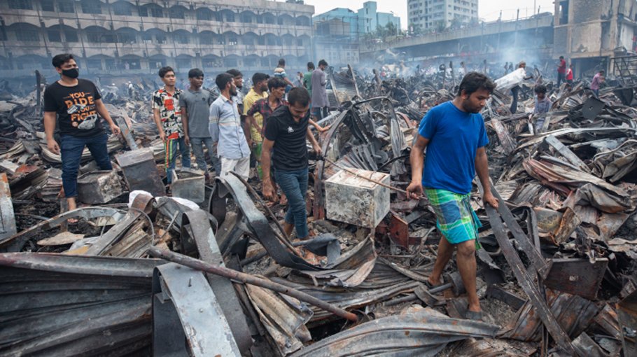 Temporary DMP booth at Bangabazar to help victims file GD