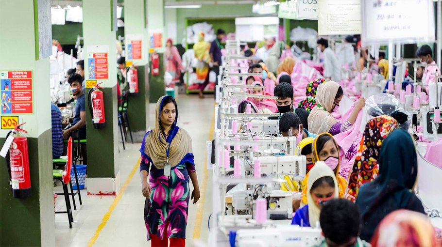 88 pc workers of Ctg garment factories receive salary, bonus