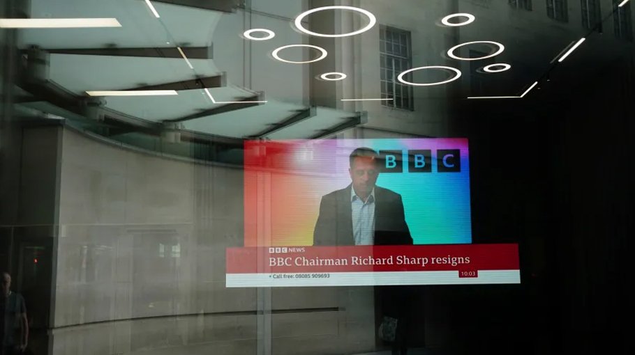 BBC chief quits amid furor over role in Boris Johnson loan
