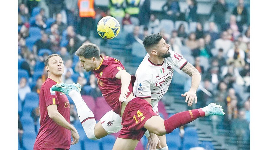 Roma, Milan share spoils with late goals