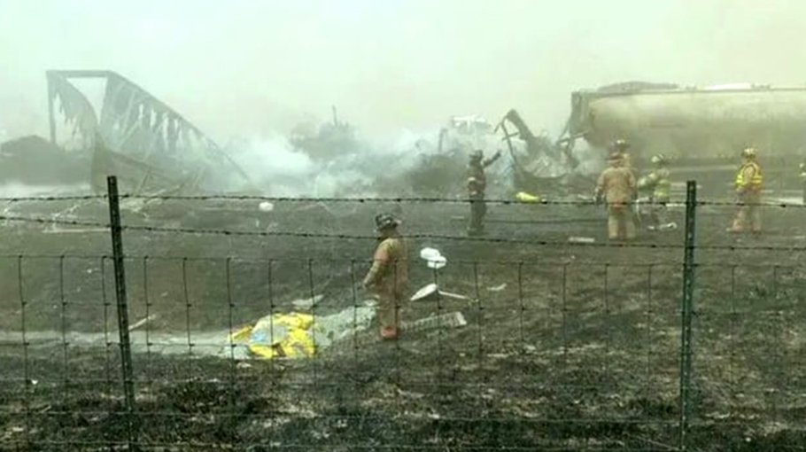 Six dead after dust storm causes fatal US car crash