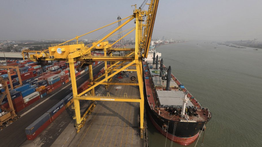 Record number of vehicles imported thru Ctg port