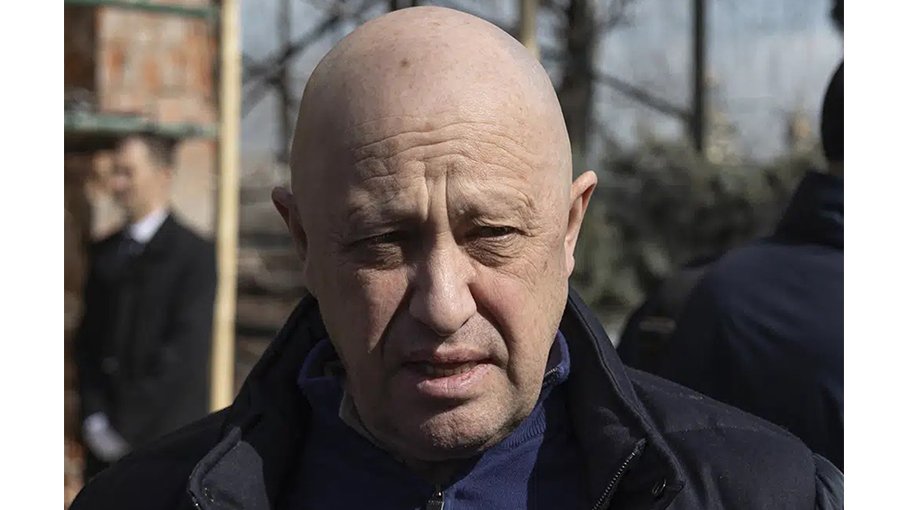Russia’s Wagner boss threatens Bakhmut pullout in Ukraine
