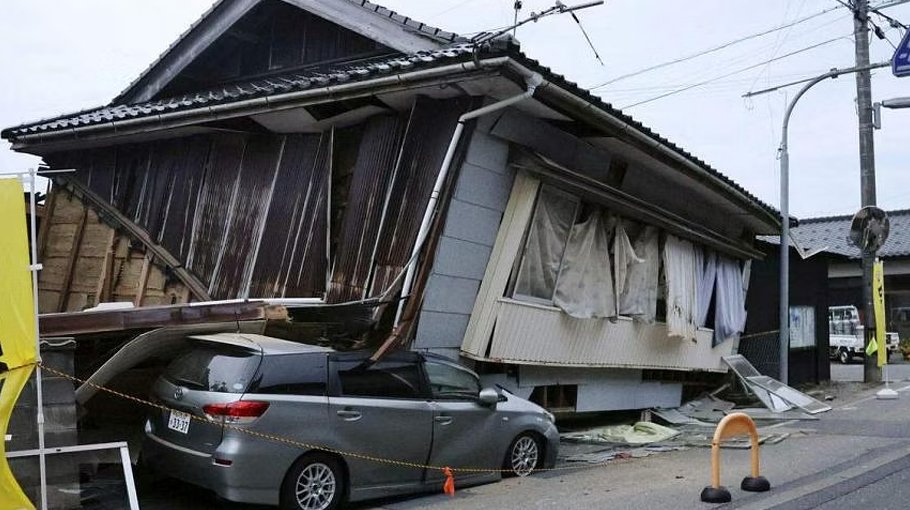 Strong quake shakes central Japan