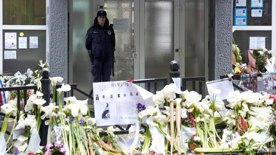 Serbians hand over arms after mass shooting