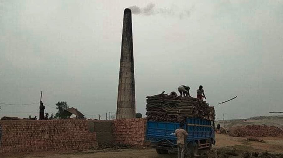 Brick kilns burning wood in Pabna, arable land at risk
