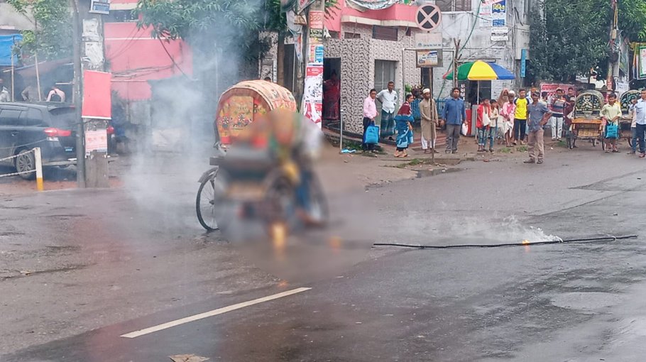 Rickshaw puller electrocuted in Chattogram