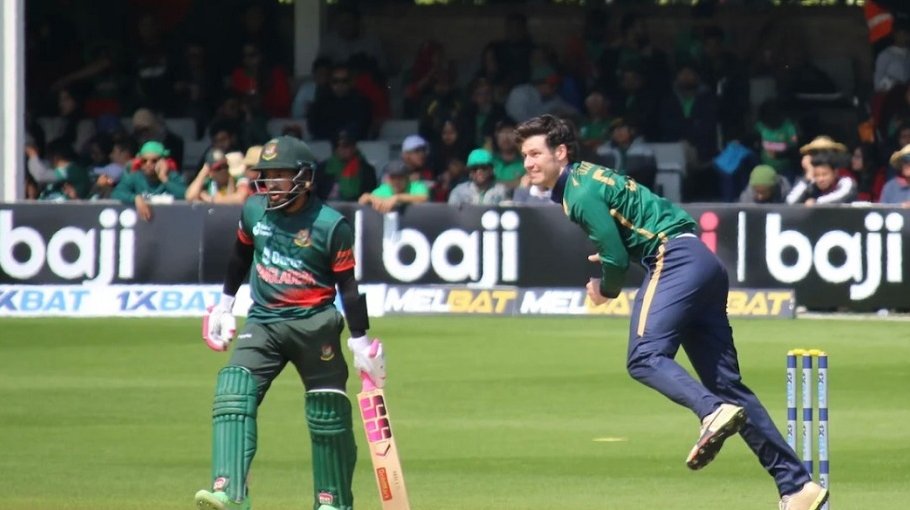 Tigers dismissed  for 274 as Ireland  battle to tie series  in 3rd ODI