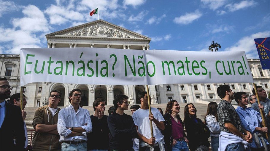 Portugal legalise euthanasia