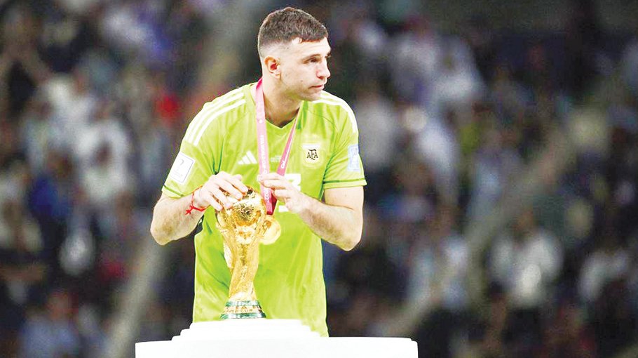 Argetina’s WC winning goalkeeper Martinez coming to Dhaka