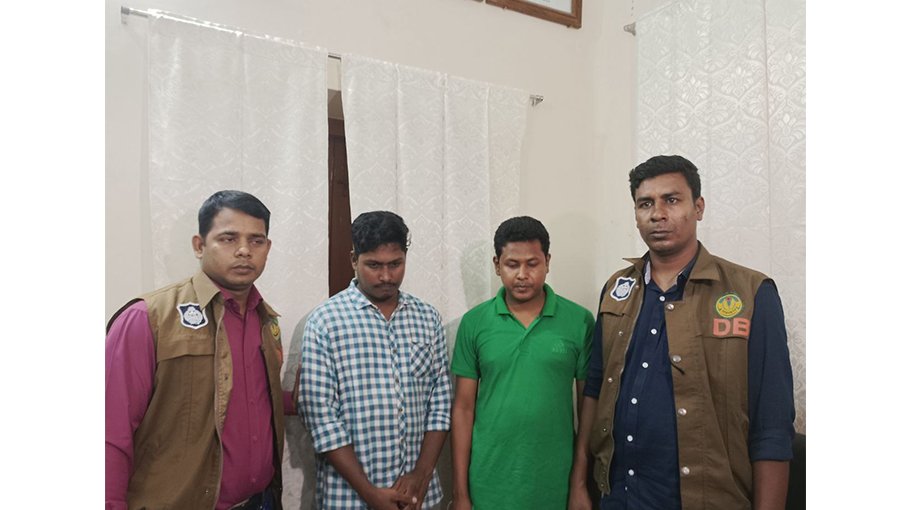 2 detained for acting as proxies in RU admission test