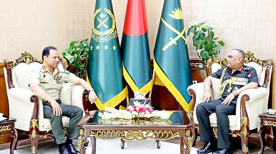 Indian Army Chief arrives in Dhaka
