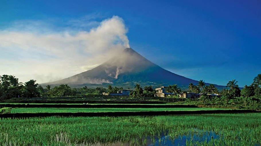 Philippines’ Mayon volcano “quietly erupts”