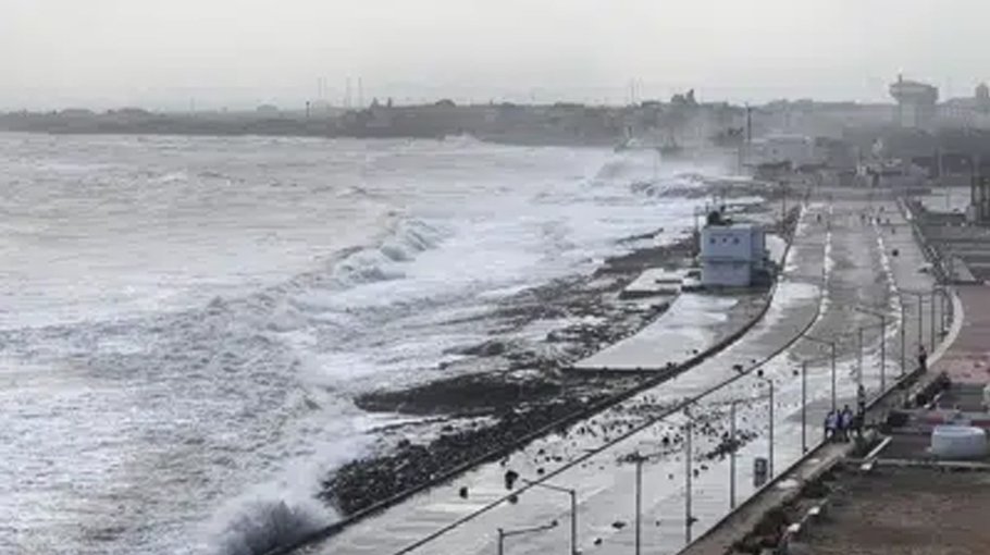 India, Pakistan brace for severe cyclone Biparjoy
