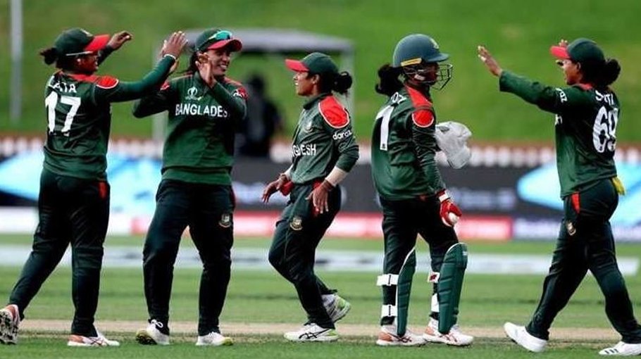 Bangladesh women cricketers get   pay hike