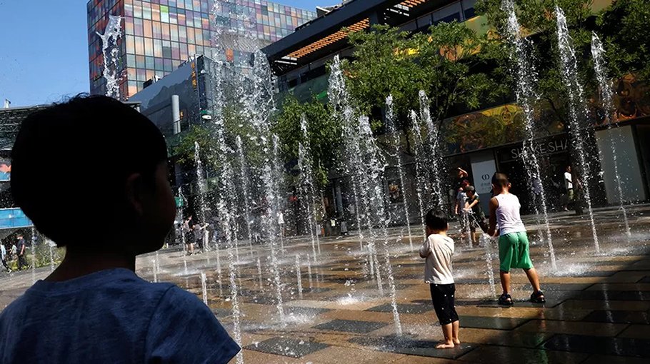 Beijing records hottest June day in 60 years