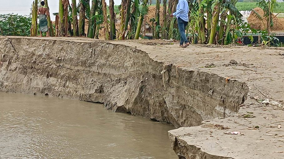 Flash flood inundates different areas in Jamalpur