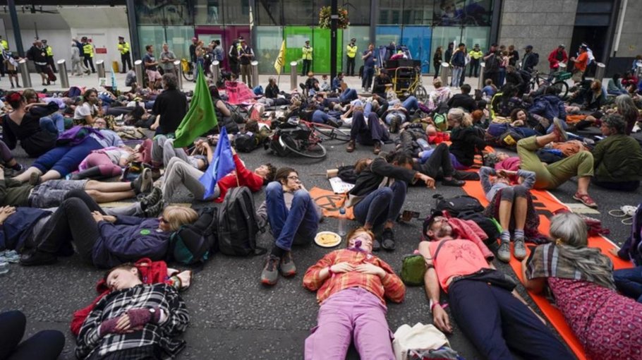 UK police have new expanded powers to crack down on protests