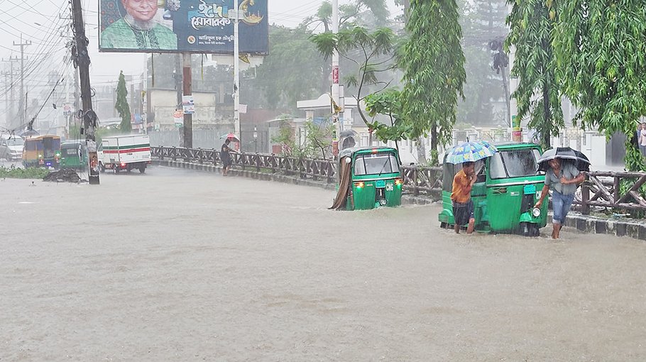 Heavy rain creates  waterlogging in many areas of Sylhet, Sunamganj