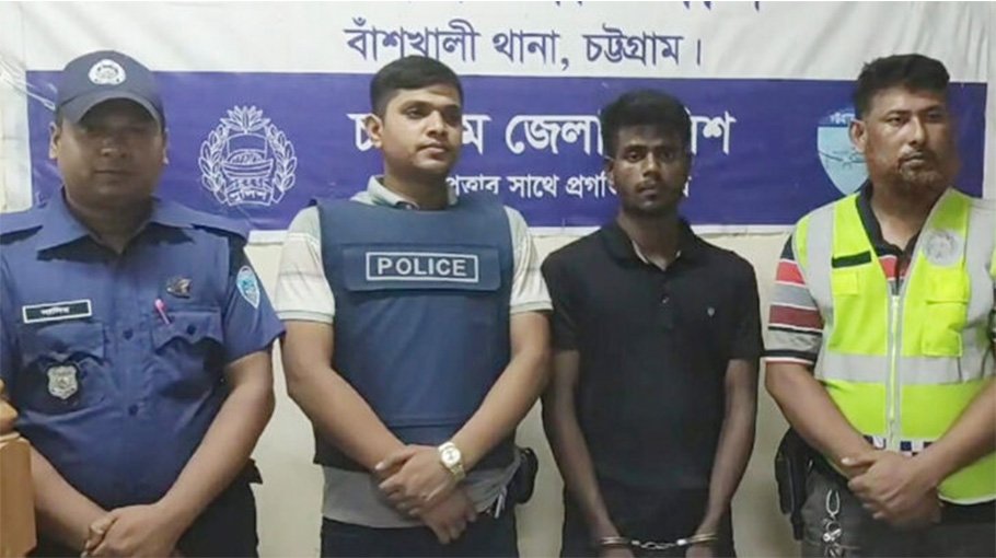 Youth arrested for insulting PM on Facebook 