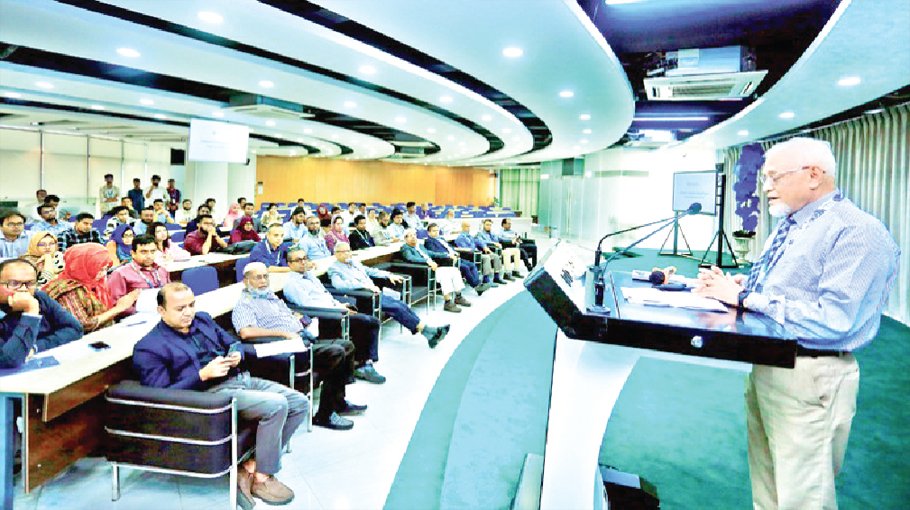 New teachers’ orientation held at DIU