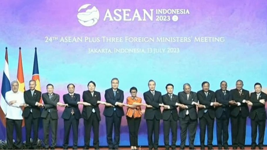 Big power disputes in spotlight at Southeast Asia security meet