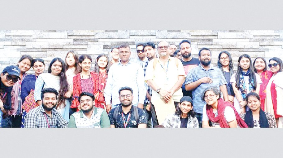 AIUB students participate in community dev project 