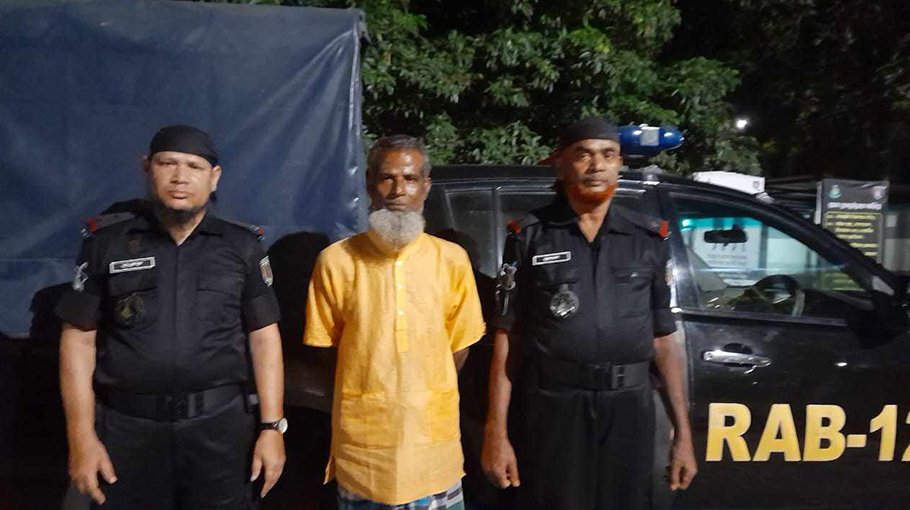 Man absconding for 26 years arrested in Bogura 