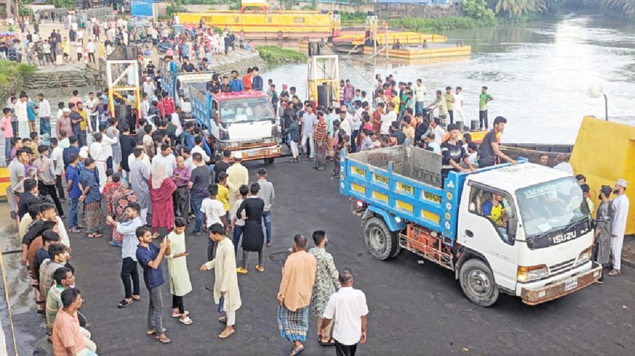 Ferry service back in Karnaphuli 