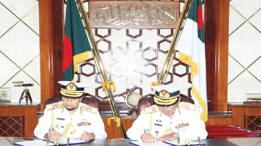 New Navy chief  takes charge