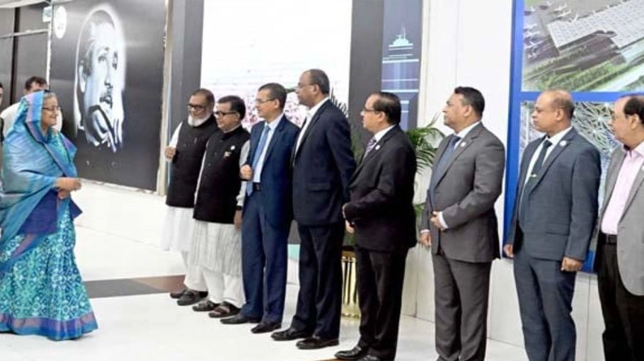 PM returns home from Italy
