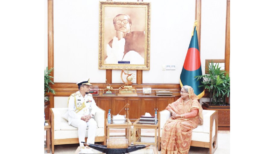 Navy chief meets PM