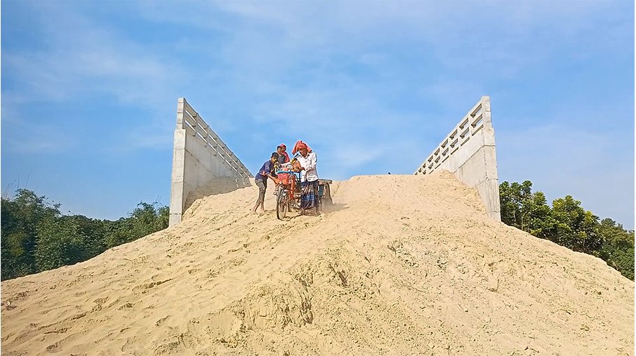 Tk 7.5cr bridge without approach roads remains useless for 2 years