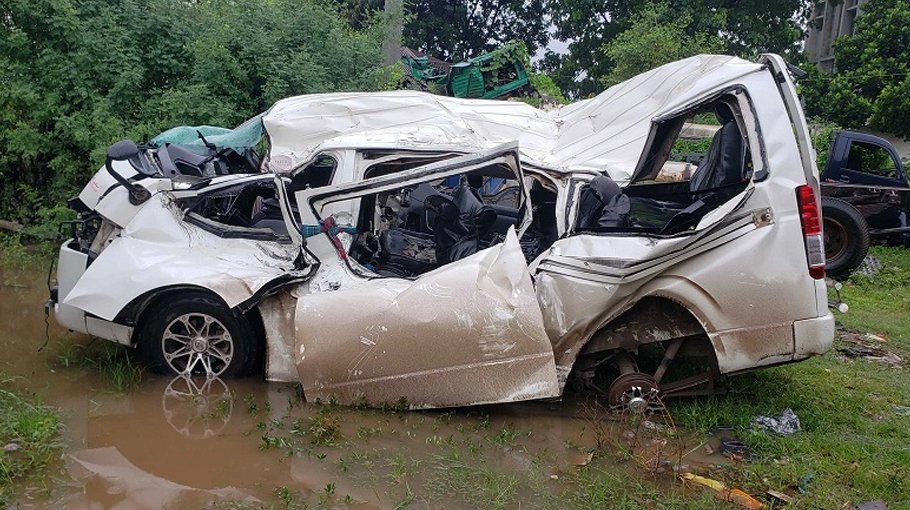 Seven killed, 4 hurt in Narsingdi road accident