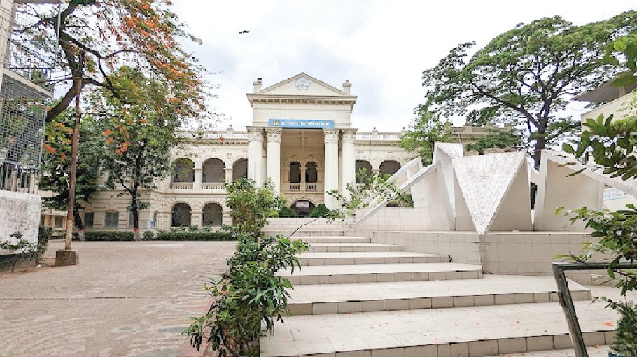 JnU students suffer severely from Price hike