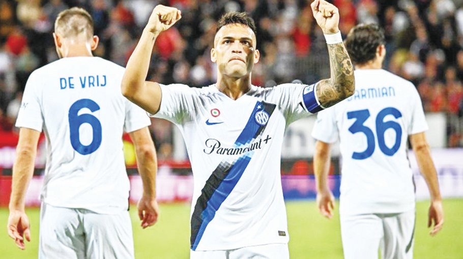 Inter ease past Cagliari to continue winning start