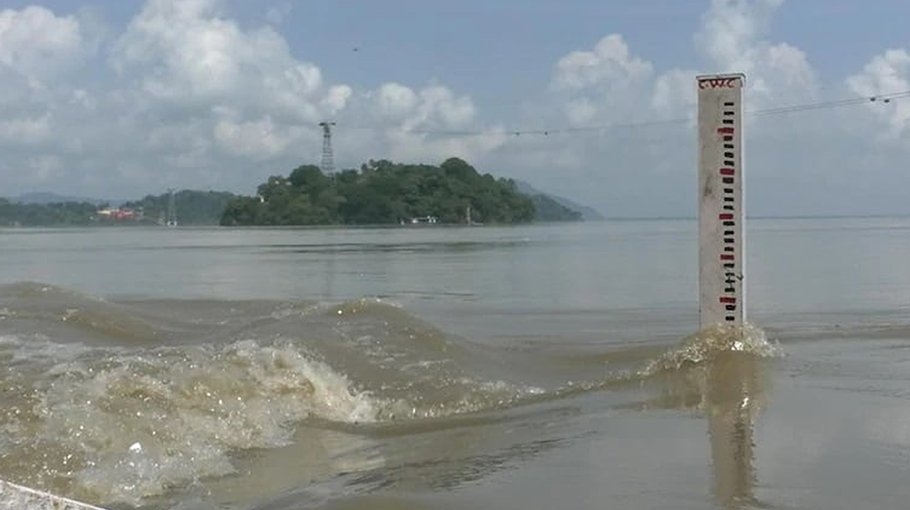 Brahmaputra overflows its banks in Gaibandha, floods river basin