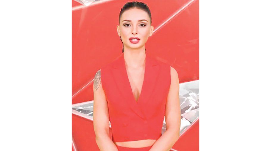 SRK Wins ‘AI Dil’ Of AI Anchor Sana