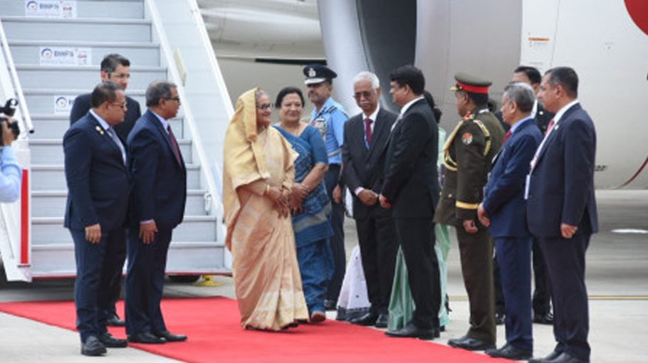 PM gets red carpet welcome on arrival in New Delhi
